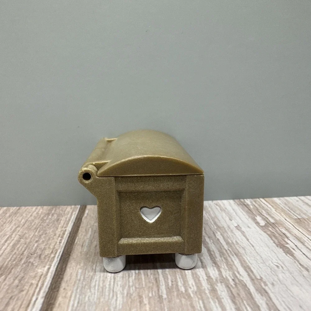 Vintage Sylvanian Families (Calico Critters) Trunk 